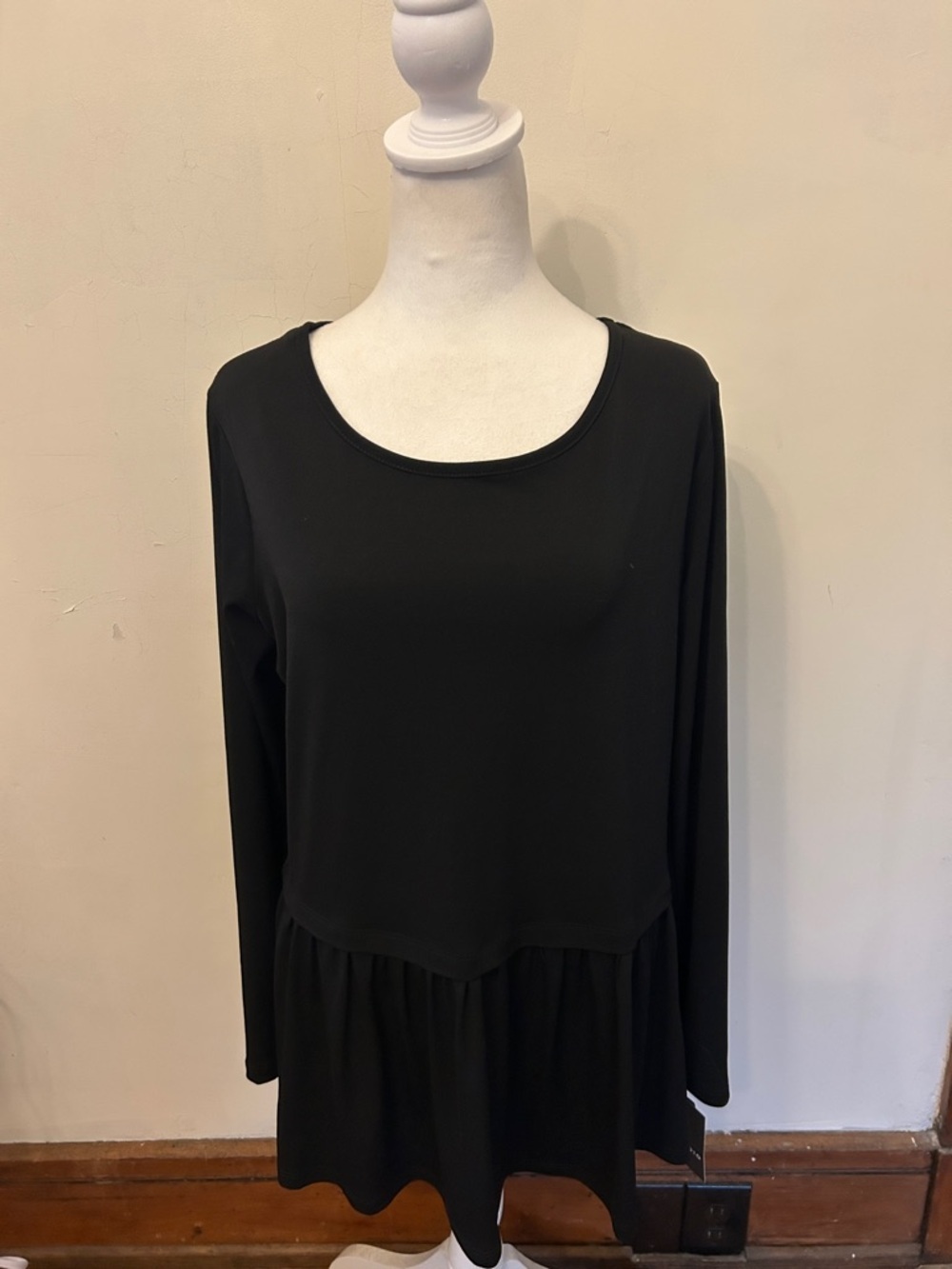 I. N. Studio Black Long Sleeve Peplum Top Size L NWT